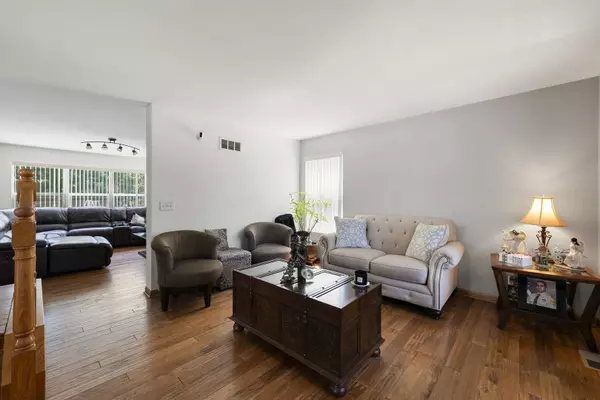 1300 Cambria Drive, Joliet, IL 60431