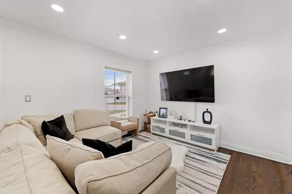 1514 N 22nd Avenue, Melrose Park, IL 60160