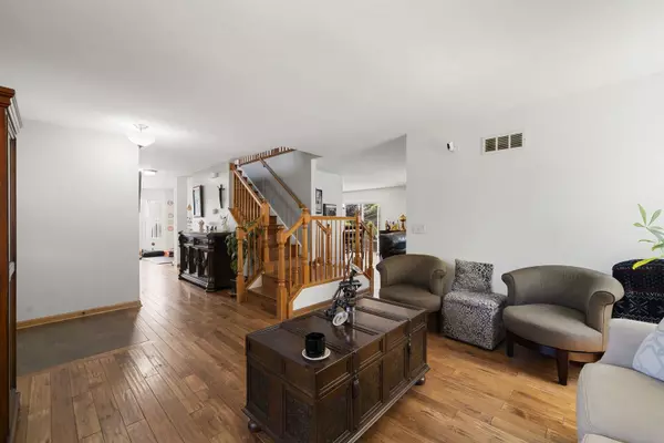 1300 Cambria Drive, Joliet, IL 60431