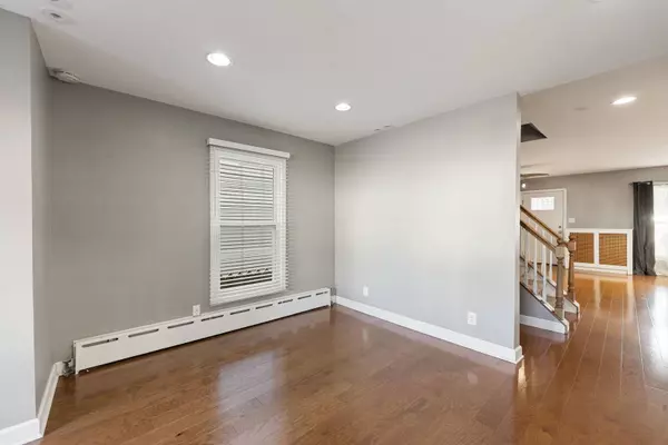 4139 N Kenneth Avenue, Chicago, IL 60641