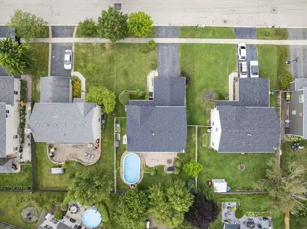 1300 Cambria Drive, Joliet, IL 60431