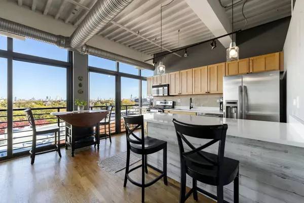 2911 N Western Avenue #513, Chicago, IL 60618