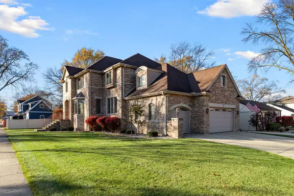 200 N School Street, Mount Prospect, IL 60056