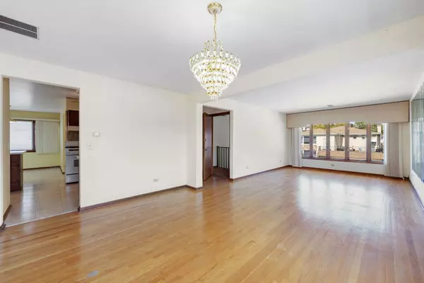 8427 W Windsor Avenue #2, Chicago, IL 60656