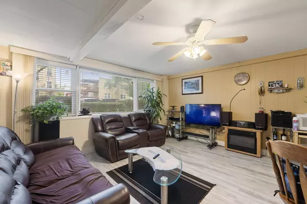 5706 N Saint Louis Avenue, Chicago, IL 60659