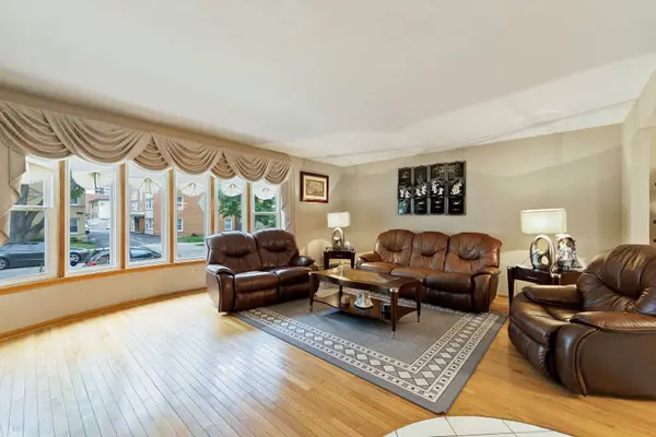 8729 W Summerdale Avenue, Chicago, IL 60656