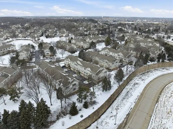 171 Monarch Drive, Streamwood, IL 60107