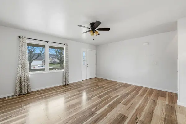 688 S ELIZABETH Street #688, Maple Park, IL 60151