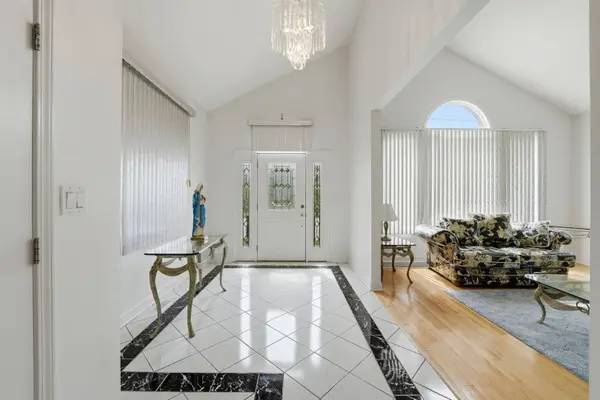 6916 W Forest Preserve Drive, Harwood Heights, IL 60706