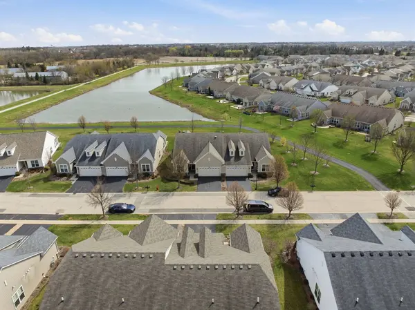 561 Autumn Circle, Pingree Grove, IL 60140