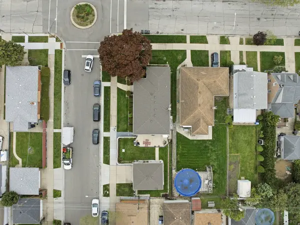 7235 W Barry Avenue, Chicago, IL 60707