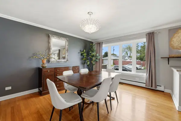 7235 W Barry Avenue, Chicago, IL 60707