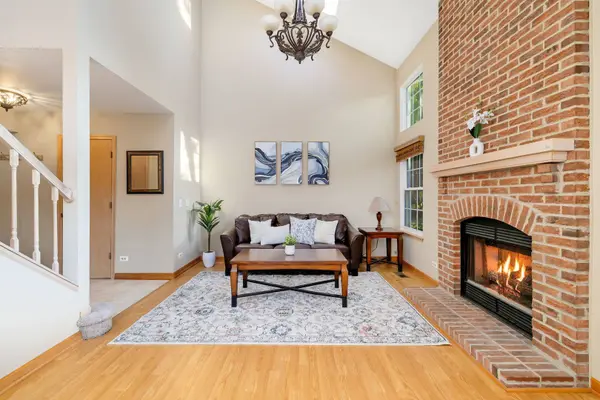 104 Thistle CT, Schaumburg, IL 60194