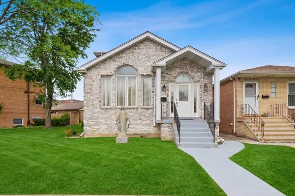 6916 W Forest Preserve DR, Harwood Heights, IL 60706