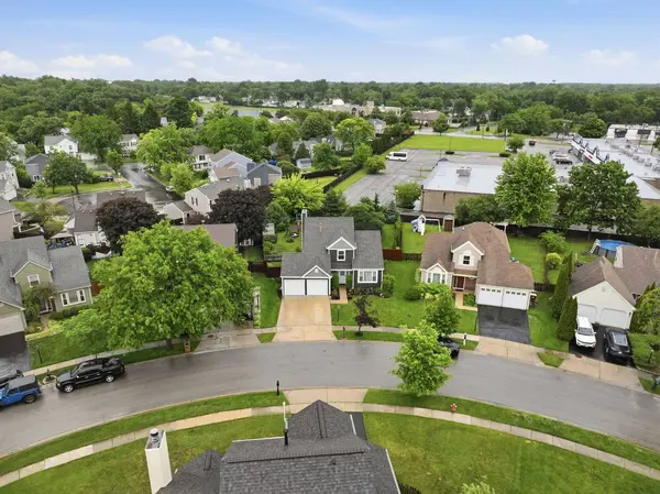 10 Washington CT, Streamwood, IL 60107
