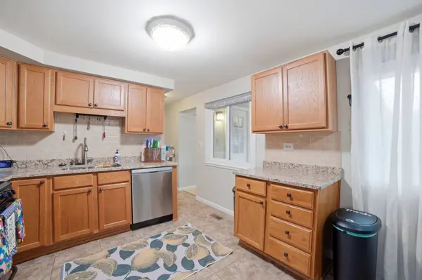 128 Patricia DR, Schaumburg, IL 60193