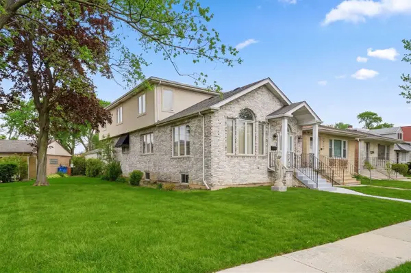 6916 W Forest Preserve DR, Harwood Heights, IL 60706