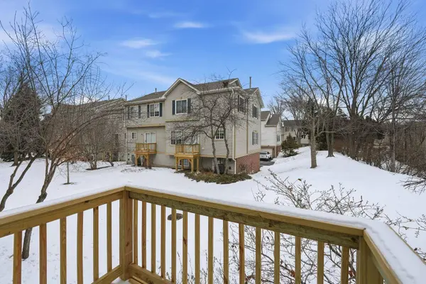 171 Monarch DR, Streamwood, IL 60107