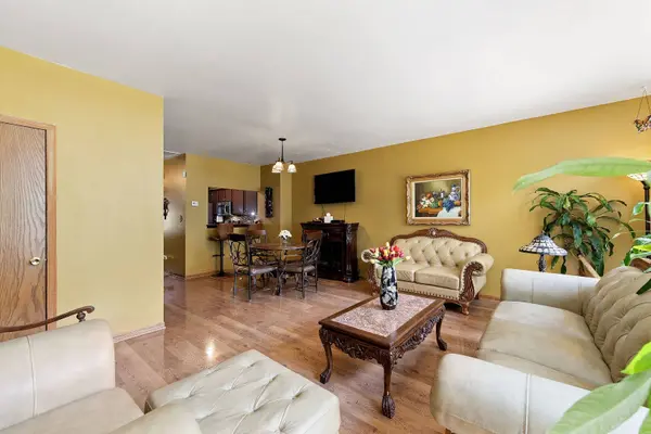 5121 Deblin LN, Oak Lawn, IL 60453
