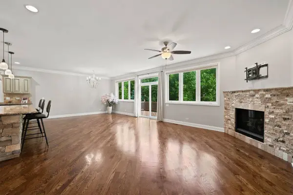 388 Preserve LN, Wood Dale, IL 60191