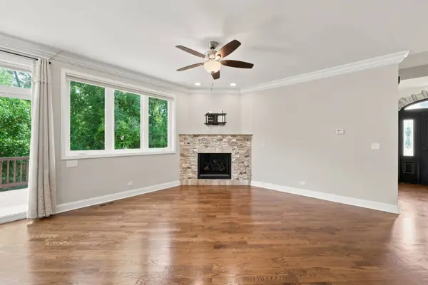 388 Preserve LN, Wood Dale, IL 60191