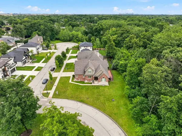 388 Preserve LN, Wood Dale, IL 60191