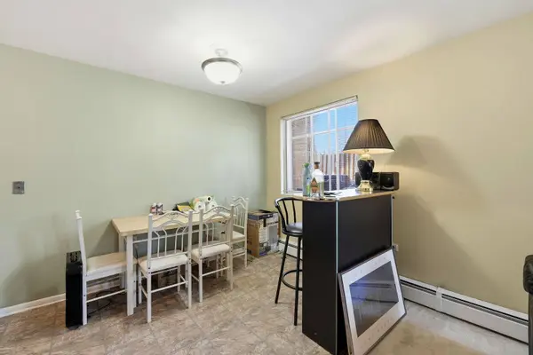 1609 Howard ST #2, Evanston, IL 60202