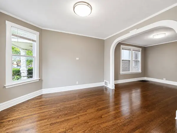 4637 W Mclean AVE, Chicago, IL 60639
