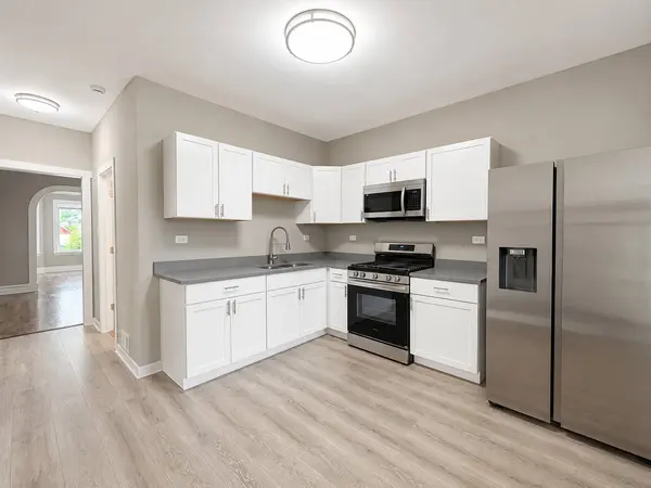 4637 W Mclean AVE, Chicago, IL 60639