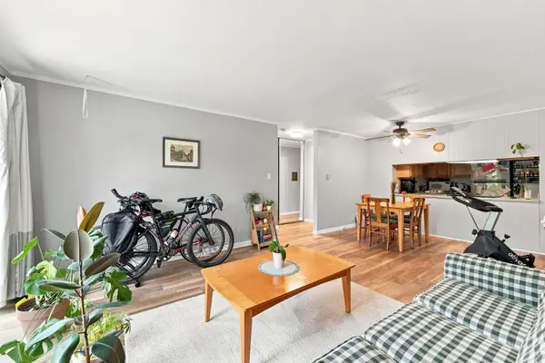 5115 Blodgett AVE #213, Downers Grove, IL 60515