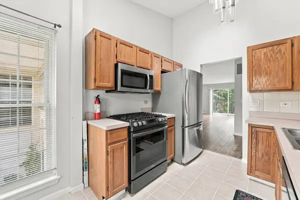 2651 S Cedar Glen DR, Arlington Heights, IL 60005
