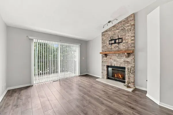 2651 S Cedar Glen DR, Arlington Heights, IL 60005