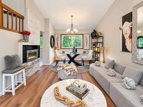 1401 Knoll DR, Naperville, IL 60565