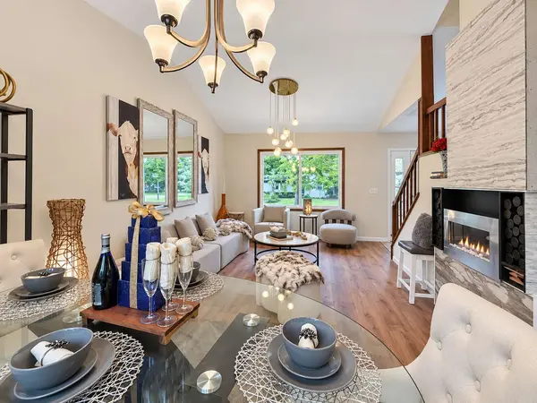 1401 Knoll DR, Naperville, IL 60565