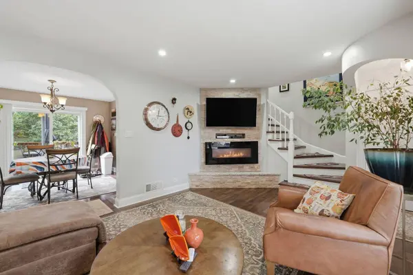 5046 N Rutherford AVE, Chicago, IL 60656