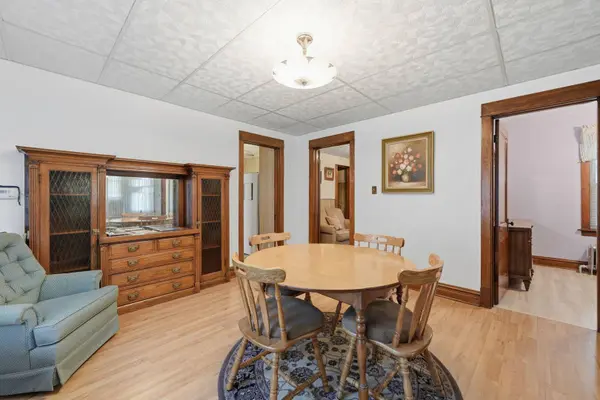 5851 W Addison ST, Chicago, IL 60634