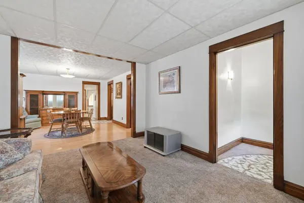 5851 W Addison ST, Chicago, IL 60634