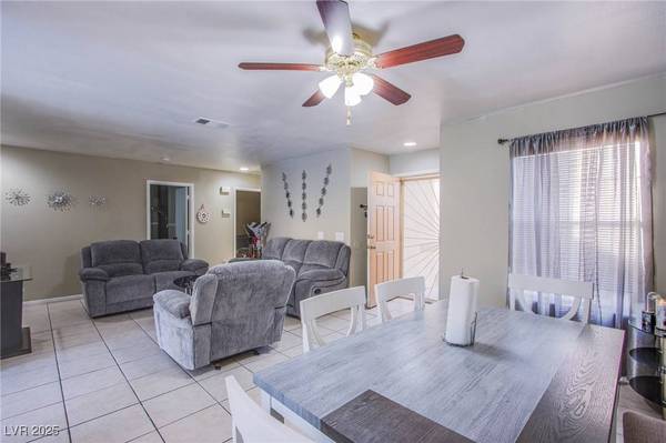 320 Ellen Marie DR, Las Vegas, NV 89110