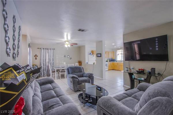 320 Ellen Marie DR, Las Vegas, NV 89110
