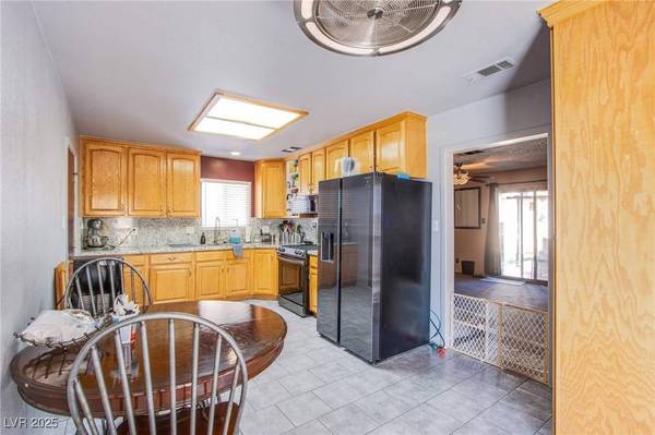 7024 Pinedale AVE, Las Vegas, NV 89145