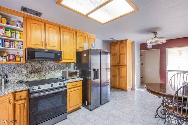 7024 Pinedale AVE, Las Vegas, NV 89145