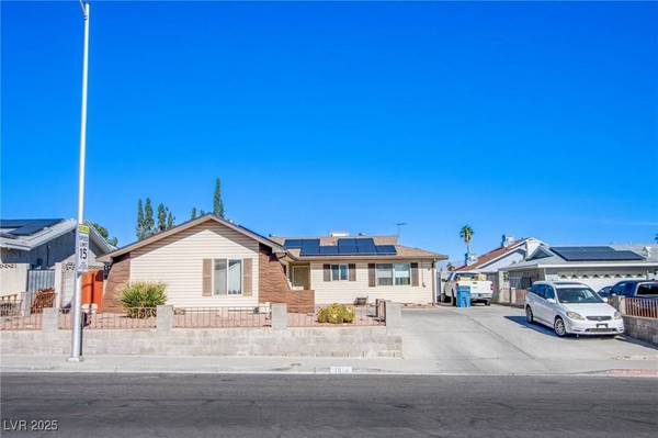 7024 Pinedale AVE, Las Vegas, NV 89145