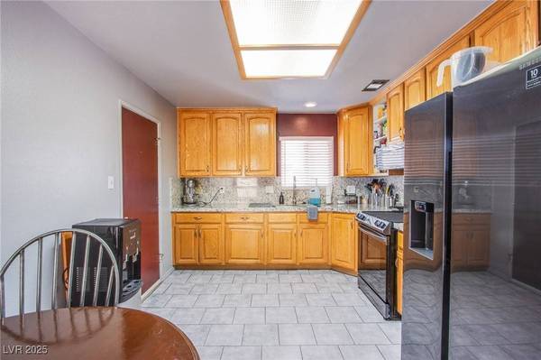 7024 Pinedale AVE, Las Vegas, NV 89145