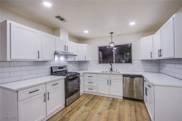 204 Bradshaw WAY, Las Vegas, NV 89145