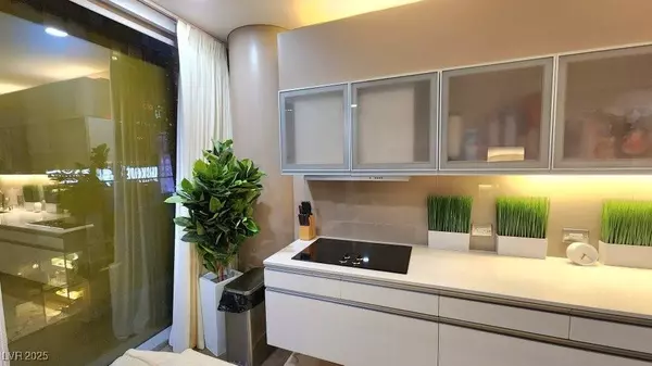 3722 Las Vegas BLVD #809, Las Vegas, NV 89158