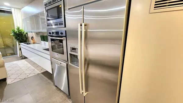 3722 Las Vegas BLVD #809, Las Vegas, NV 89158