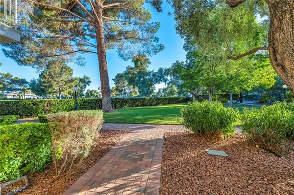 882 Tam O Shanter, Las Vegas, NV 89109