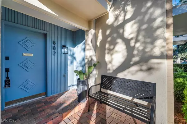 882 Tam O Shanter, Las Vegas, NV 89109