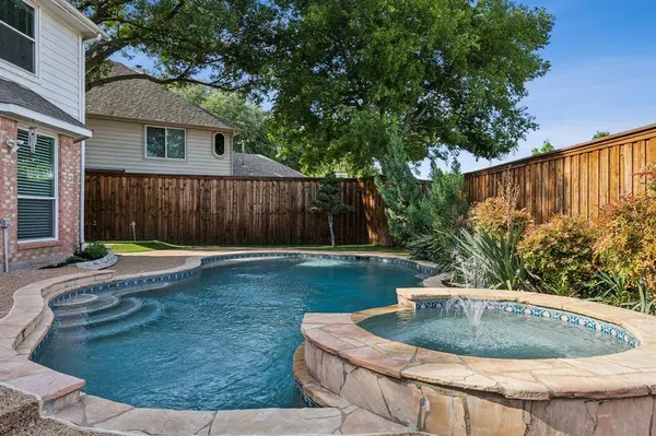 2716 Meadow Hills Lane, Plano, TX 75093