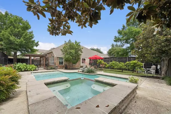 945 Brentwood Drive, Murphy, TX 75094